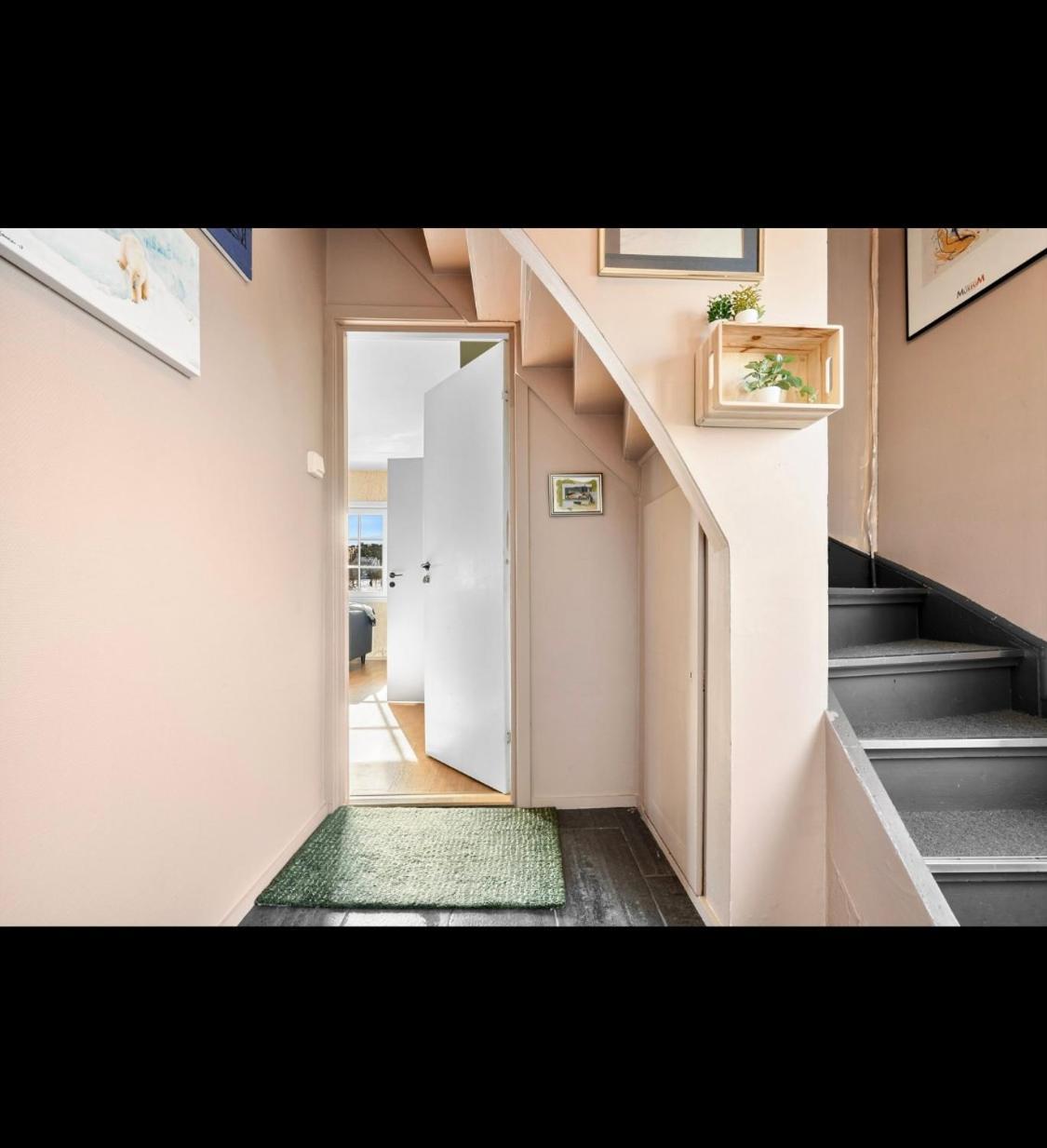 Two House Close To Ons In A Quiet Neibourhood Stavanger